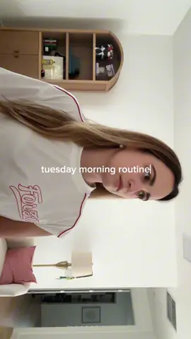 happy tuesday friends !! 🤍✨🌸 #productivemorningroutine #morningroutine #morningroutineaesthetic #morningroutinevlog #ditl #morninginthelife #morninginmylife #morningvlog 