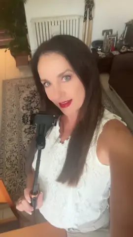 Selfie stick 🤳 #perteee #neiperteee #foryouuuu #selfie #influencer #brandambassador #brunettegirl #belladonna #mobile #marketplace 