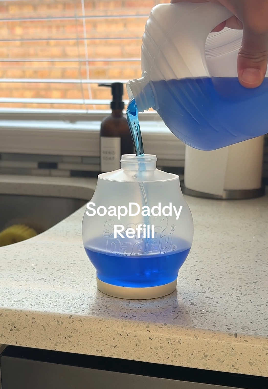 I love this dish soap dispenser from scrubdaddy 😍 #refill #refillasmr #soapdaddy #scrubdaddy #oddlysatisfying #CleanTok #tiktokshopfinds #fyp #asmrsounds 