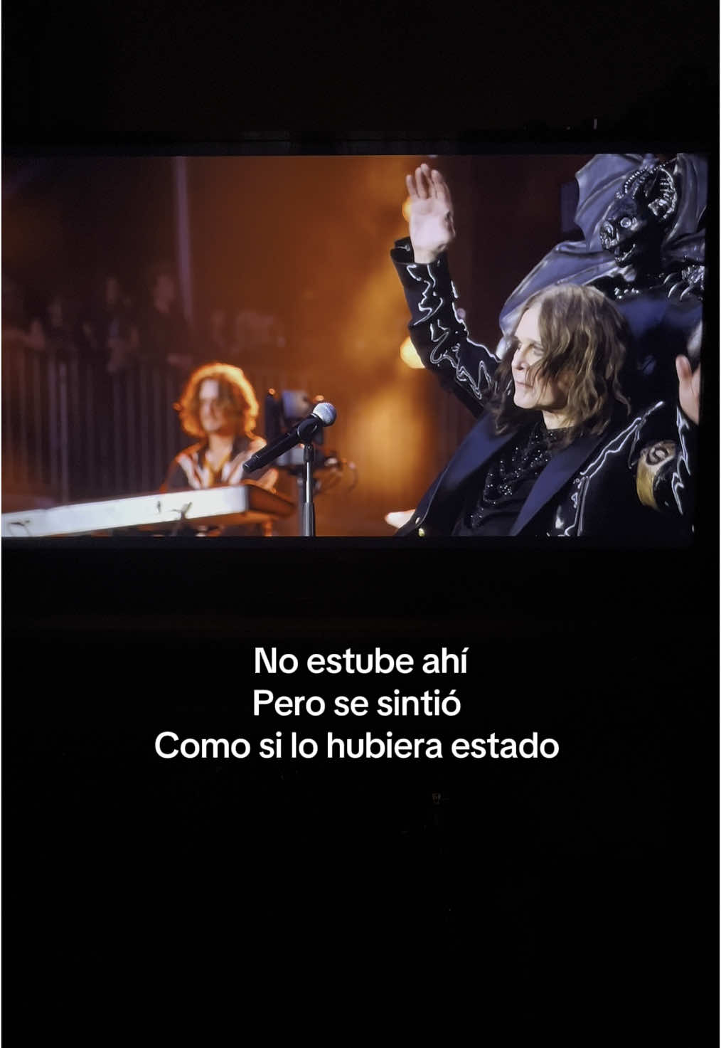 Lo disfruté y lloré ✨gracias ozzy por tanto❤️‍🩹 Concierto final del black sabbath  #ozzyosbourne #ozzy #blacksabbath #paratii #conciertosenvivo #blacksabbathfans #tonyiommi #fyp #rockandroll #metalmusic #rockmusic #concierto #ozzyosbourne 