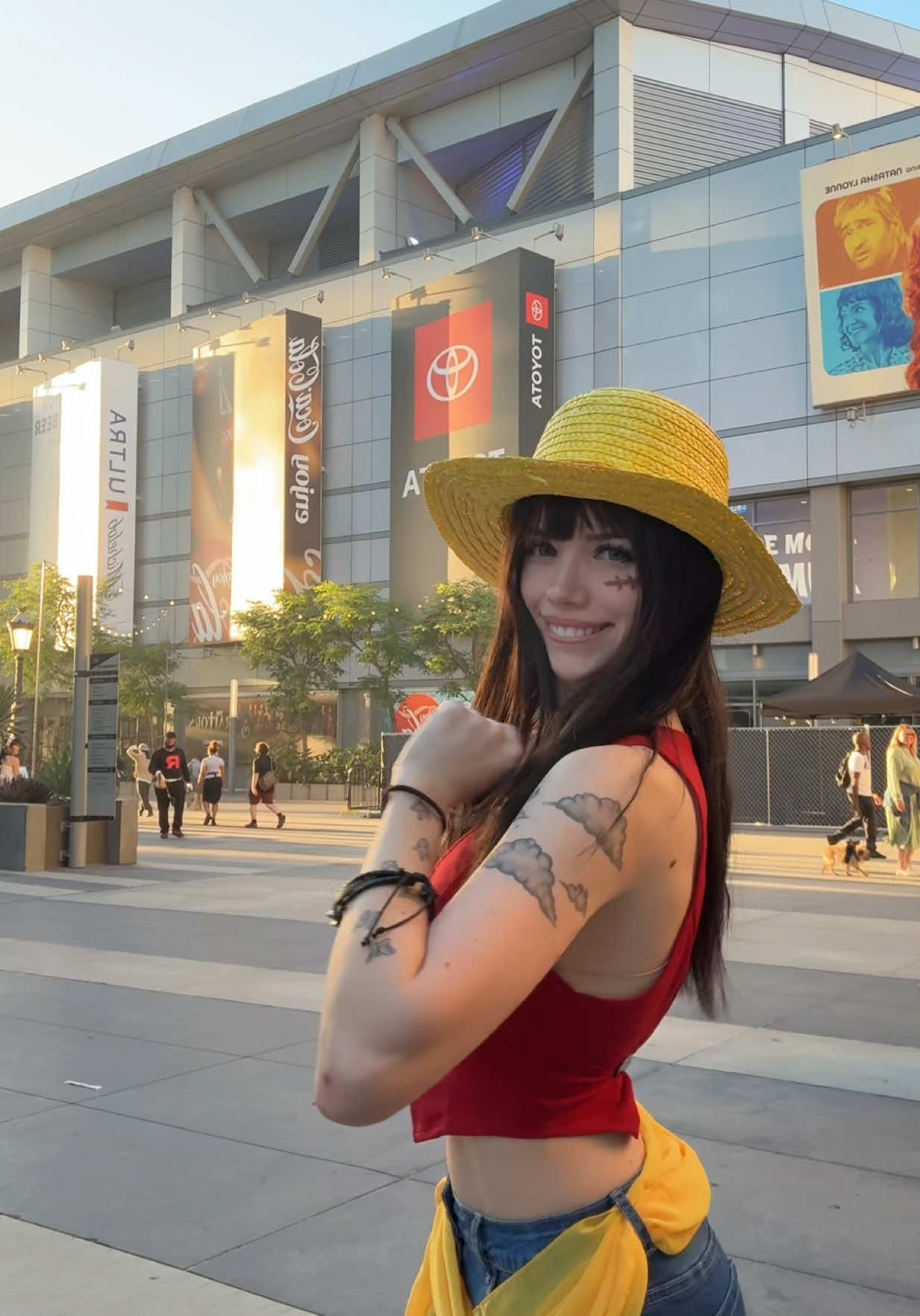 guess how tall i am :3  #fyp #dance #onepiece #luffy 