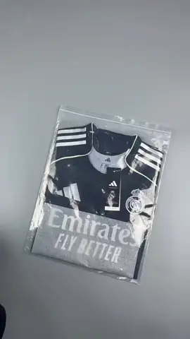 متجر Oscar Store  يتوفر لدينا تشكيلة من دريسات ريال مدريد 26 نسخة لاعب اصلي  خامه مفلتره وشعار جلاتيني  متوفر كل القياسات من S الى 3XL  ضمان الفحص عند الاستلام  مع عرض توصيل مجاني لكل أنحاء العراق لفترة محدوده  للحجز والاستفسار مراسلة الصفحة  متجر Oscar Store