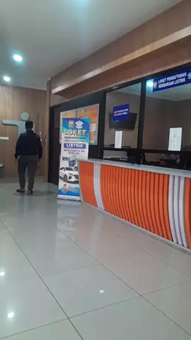 Bapak jupri sedang berada di samsat cikokol tangerang Bapak jupri sedang proses mutasi kendaraan   #bapakjupri #samsatcikokol #mutasi #kendaraan