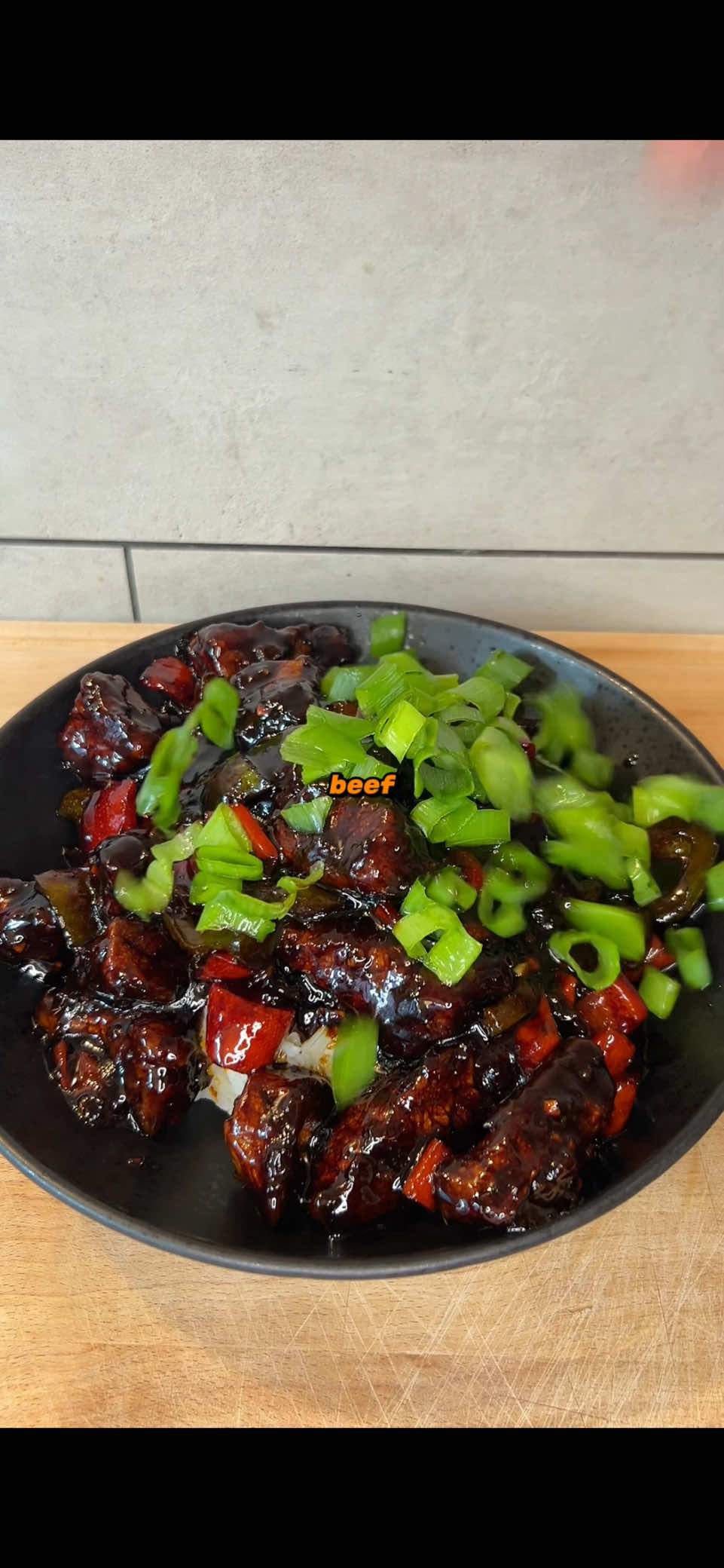 Chinese-American Mongolian Beef🍛🍚! [Portion size 2-4 People] (Under €15 or $18) 🔻Ingredients🔻 -Beef Steak (400 Grams)(14oz) -Red spicy bell pepper (2) -Green Bell Pepper (1) -Rice (400 Grams)(14oz) -Spring Onions (150 Grams)(5.2oz) -Corn Starch (100 Grams)(3.5oz) -Butter (100 Grams)(3.5oz) ⬇️Mongolian Sauce⬇️ -Soy Sauce (150-200ml) -Garlic (3 cloves) -Ginger (15-10 Grams)(.7oz) -Brown Sugar (20-30 Grams) (1oz) -Corn Starch (15 Grams)(.7oz) -Water (20ml) If your Interested Here are my Socials ⬇️ Youtube📺;  @TheCookingRooki Instagram📱; @TheCookingRooki #mongolianbeef #fyp #food #shorts #asianamerican #yummy #explore