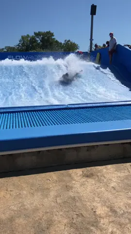 Knocked my drawls right off #fyp #waterpark #Summer #foryoupage #jet2holidays #waverider #flowrider 
