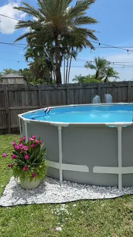 🔥 ¡Verano sin piscina? NO en mi casa! Instalar esta piscina fue más fácil que convencer a mis hijos de meterse 😅 ¡Y trae su propia bomba de filtrado! Bye calor 👋💦 🛒 ¡Aprovecha el descuentazo y refresca tu patio como se debe! #PiscinaEnCasa #SummerVibes #TikTokFinds #PiscinaFamiliar #DealsForYouDays #TikTokMadeMeBuyIt #BackyardGoals #VeranoTikTok #PoolTime #CasaConEstilo #TikTokRecomienda #alberca #abovegroundpool #intex #intexpool #verano #ttsthunderbolt #dealsforyoudays #tiktokshopcreatorpicks 