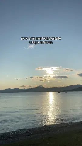#pov #lagodigarda #nonèunpov #goldenhour #goldentime #italy