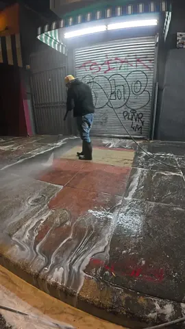 Pressure washing these dirty streets from LA. Pressure washing dumpster pads, gas stations, restaurants, storefronts, shopping centers and much more. Reach out for a quote. #pressurewash #satisfyingvideo #endresults #keepitclean #dirtytoclean #pressurewashing #losangeles #bigdifference #results #powerwashing 
