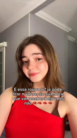 Mãe Leva Filhos Com Calça Legging No Fórum