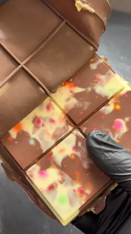 Rainbow Dubai Chocolate 🍫🌈 #dubai #chocolate #dubaichocolate 