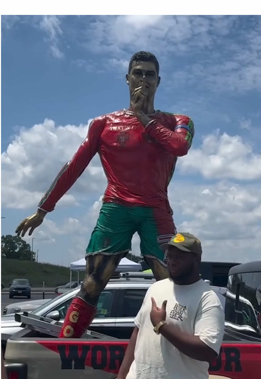 This #Cristiano #Ronaldo truck outside the Club World Cup 🤯🇵🇹🐐 (via pao.herrera.rdguez/Instagram)
