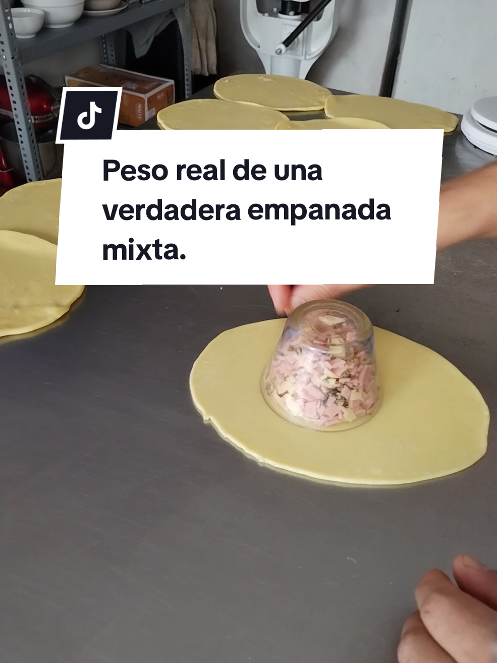 Así debe de pesar una verdadera empanada. #empanadas #paraty #fyp #emprendedor 