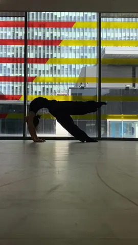 Put me in a studio with slidy floors, big mirrors and floor to ceiling windows and I’ll be alright #flexibility #flexible #stretching #fyp #contortion #mobility #stretch 