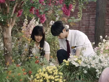 stop I literally cannot get over them 💔 but I fr LOVE Head Over Heels!! & that cliffhanger from today episode like wdym I have to wait till next week 😭 #headoverheels #lovelyrunner #fyp #byeonwooseok #kimhyeyoon #choyihyun #chooyoungwoo #lovelyrunnerkdrama #headoverheelskdrama #baegyeonu #parkseonga #kdramafyp #chakangyoon #choojahyun #edit #imsol #sunjae #dejavu #viraledit #boowthisup #kdramaedit #flashbacks #lovelyrunneredit #fypppppppppppppp #viral? 