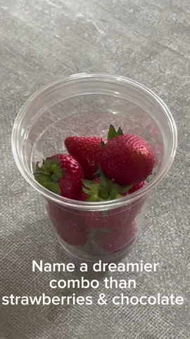 Counts as 1 of your 5 a day right?  #fyp #foryoupage #strawberries #chocolate #Summer #cafe #aiihaiichai #viral #leicester #dessert #dreamy #FoodTok #nutella 