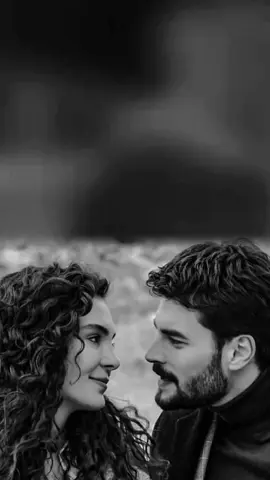 لو تعرفين شكثر احبك بجيتي🤍 #شعر_عراقي #تصميمي #شعر_حب  #تكتوك_العرب #شعر 