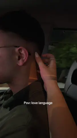 Head scratching while driving #Love #couple #headscratching #car #lovelenguage #fyp #passengerprincess 