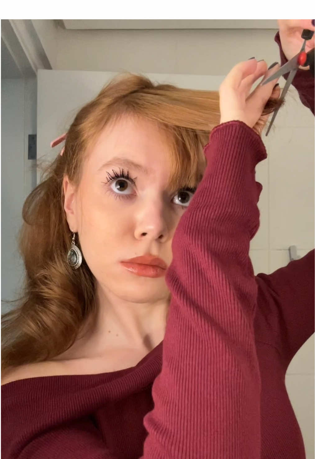 tutorial do corte da minha franja 🧚🏻‍♀️  #haircut #franja #franjacortininha #curtainbangs #hairtutorial #hairtok #belezafeminina #franjinha #cortedecabelo #fy
