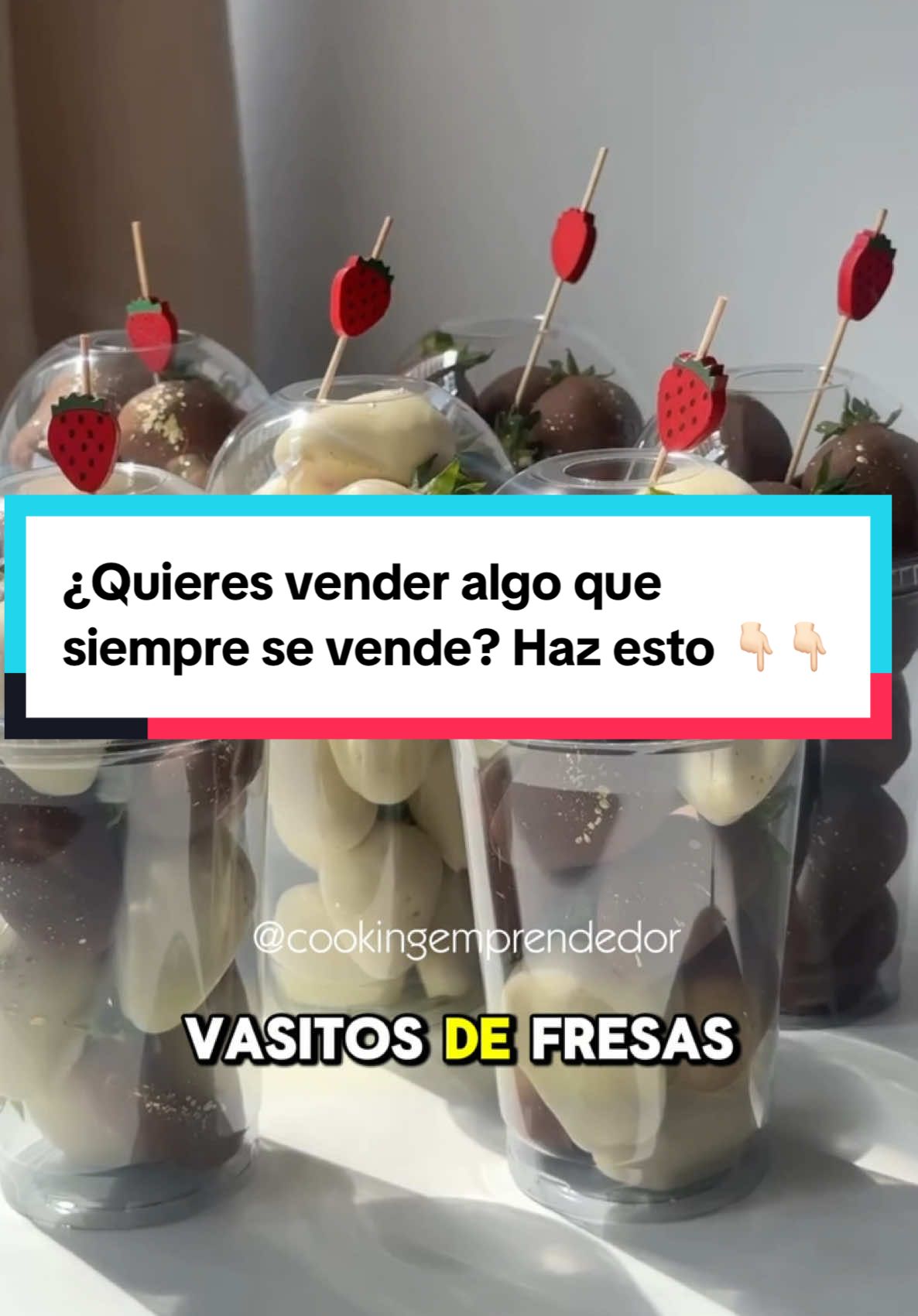¿Quieres vender algo que siempre se vende? Haz fresas con chocolate en tendencia 🍓🍫✅  🚨ATENCIÓN: ¡Estás frente a uno de los productos más rentables que existen! 💰🍫🍓 Con ingredientes sencillos, una buena presentación y una estrategia clara, puedes convertir un vasito de fresas en una máquina de ganancias.💰💰💰 🍫 #fresasconchocolate #chocolate #arreglosdefresasconchocolate #chocofresas #comohacerfresasconchocolate #cursodechocolateria #fresas #chocofresasirresistibles #cursodefresasconchocolate #usa #mexico #colombia #ecuador #manzanas #manzanasconchocolate #fresasconchocolate #reposteria #strawberries #straberrychocolate #candybox #sweetbox  #usatiktok #españa #italia #colombia #peru🇵🇪 #postresfaciles #postresparavender #postresdeliciosos 