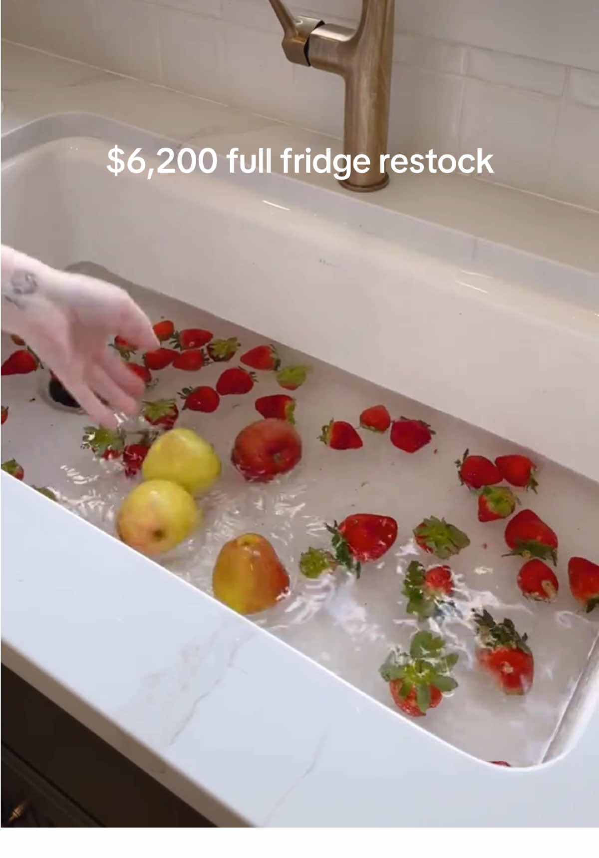 Fridge restock 🥑🥗🥨🥛 @carissacleansitall @ms.anneknown224 @kaylaargyle @torilanaee @dianazhu @rose.amsterdam #organizedfridge #restockwithme #fridgerestock  #restockasmr #asmr #asmrorganizing #fridgeorganization #organizewithmee 