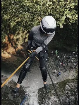 New experience 🔓 25meter ✅ @Canyoning Curug Nangka  #canyoneering #curugnangkabogor 