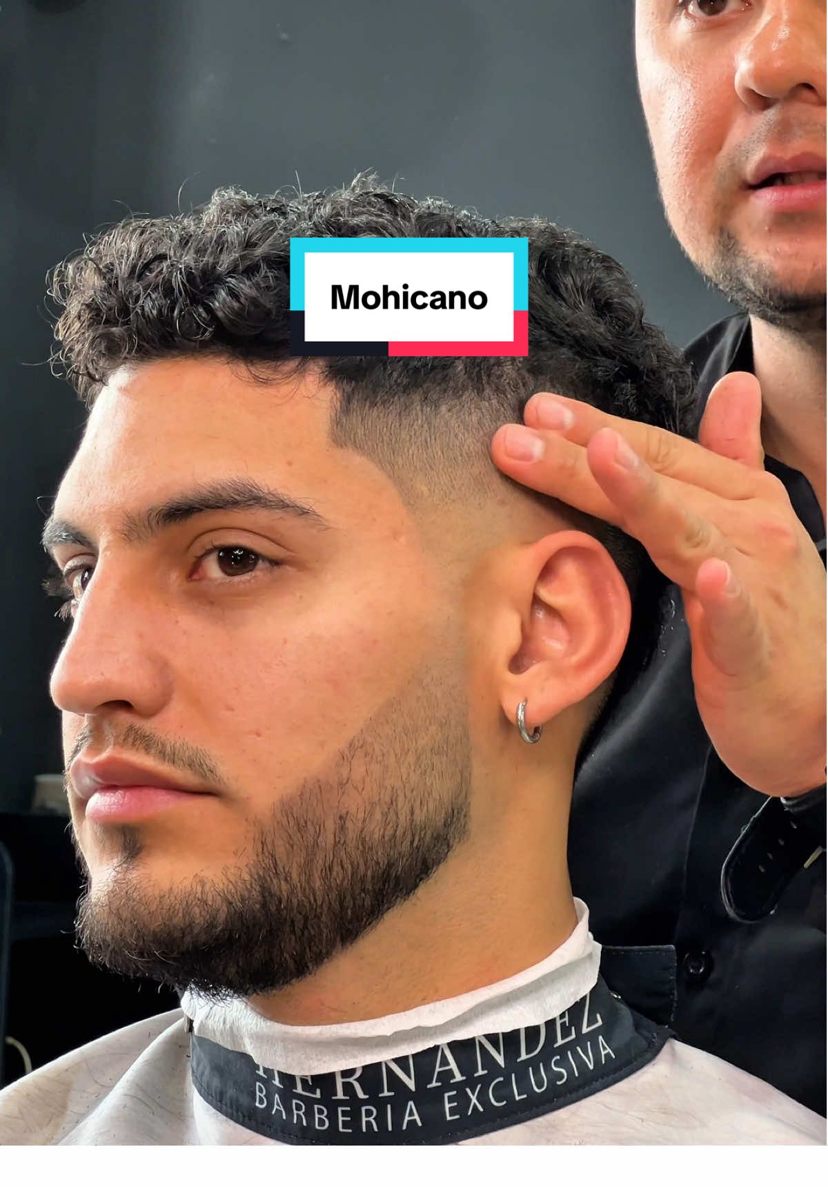 Mohicano en cabello ondulado  #asmr #hair #cut #fyp #LIVEIncentiveProgram #LIVERewards #PaidPartnership 