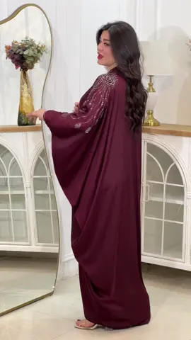 حصريا من ازياء الملكة للعباية الخليجية بشت قطعتين تصميم ملكي 👸🏼للحفلات والطلعات القيمة كوالاتي عالية الجودة بقماشه الحبر الناعم بنات متوفره ب 7 اللوان داخل الصفحة للطلب مراسلة ازياء الملكة للعباية الخليجة