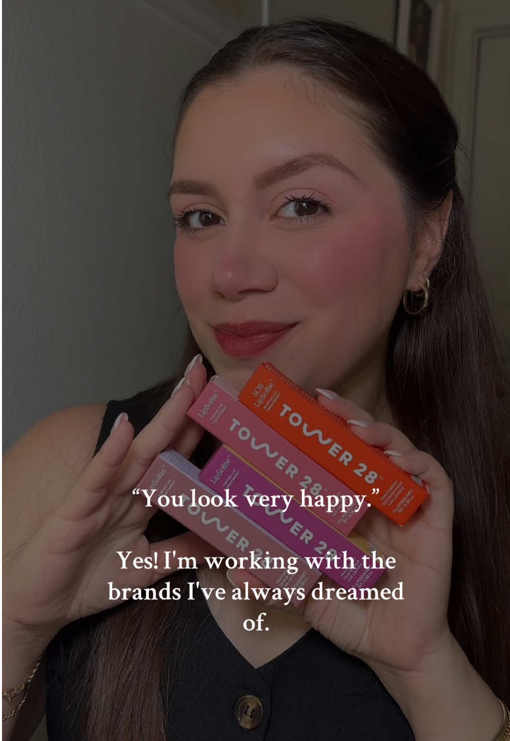 Very happy to have made it here!❤️✨ #youlookhappier #creator #contentcreator 