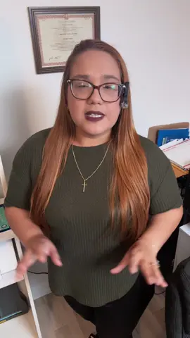 📢 Faltar a tu corte de inmigración podría costarte $5,000. Entérate a quién aplica esta nueva multa bajo el One Big Beautiful Bill. 👀 Comparte este video con quien tenga proceso en corte. @Leandra | Notaria #OBBB #onebigbeautifulbill #inmigración #cortedeinmigración #informaciónparati #cbpone #ordendedeportacion #multa #nta #noticetoappear #USCIS #contenido #tarifasuscis #update #nosomosabogados #lnyfinance 
