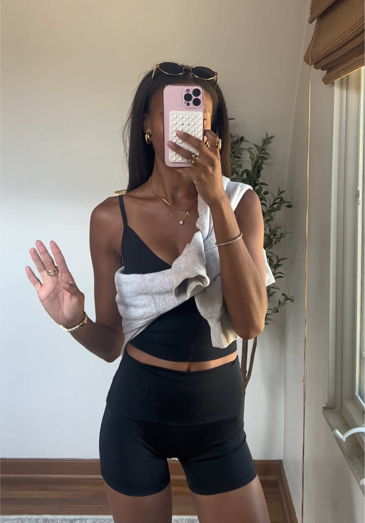 athleisure ootd to work from home and run errands ☕️ #outfitoftheday #outfitinspo #casualoutfits #athleisurefashion #activewear #matchingset 