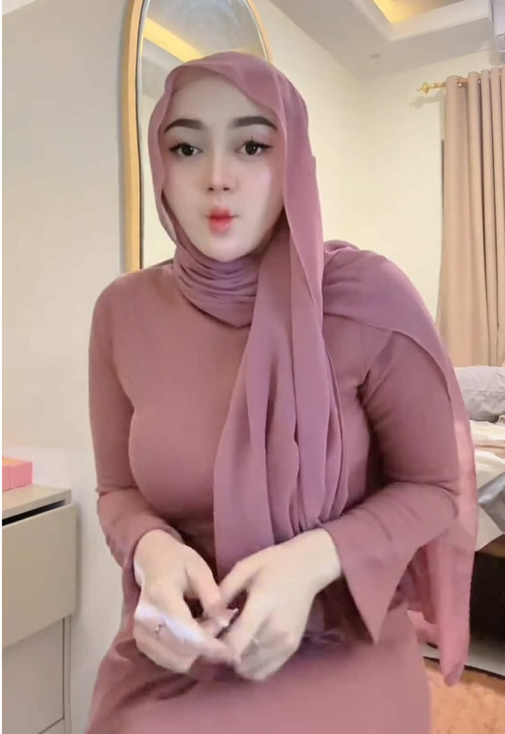 Udah siap dandan malah gajadi keluar😭 #evanurasyifa #fyp #fypシ゚ #fypage #dance #cewekcantik #cewekgoyang #goyangtiktok 