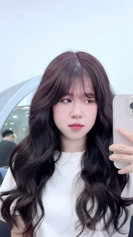 Cuộc đời không nên gặp quá nhiều người..Gặp đúng người như em là dừng nhé 😚  #xoăn_sóng_lơi #uốntóc #hairstylist #nâutím #naaral ♥️