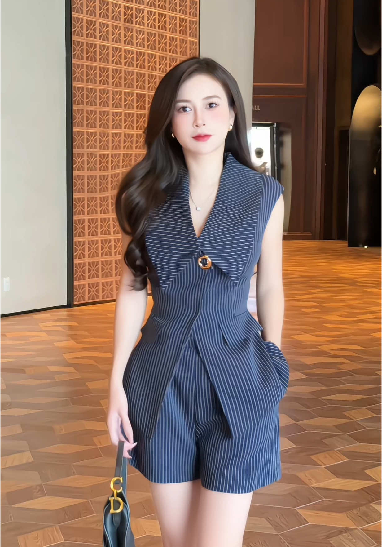 Và rồi đến lúc e đã khác đi, soi gương lâu hơn mỗi ngày 🥰 #xuhuong #lyna_vaythietke 