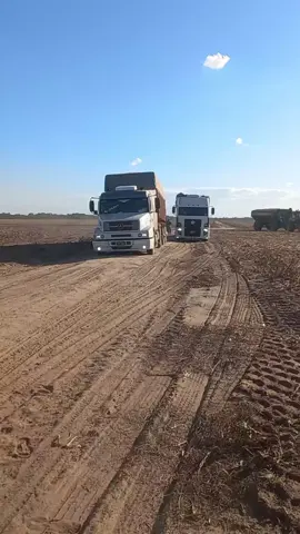 nos vamos con la fuerza 💪 como suena ese turbo 🐌 @mauricionazaruk  #mercedes  #camioneros  #viral 