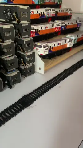 Bunga Batik G20 🤩🚂🚇 #keretaapi#railfans#keretaapiindonesia#kai#cc#keretaapikita#kereta#mainan#mainananak#mainanedukasi#jualmainan#toys#tokomainan#miniaturscale#diorama#diecast#hadiah#kado#gift#kadounik#kadoultah