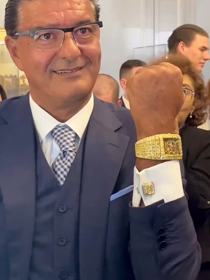 Billionaire Timeless Treasure - the most expensive watch I’ve ever created. Over the course of 3.5 years, I worked closely with my dedicated team of diamond suppliers, engineers, project managers, gemologists, and research & development experts to achieve the extraordinary. I’m grateful for my team for supporting my vision with often going into the unknown to create what many described as “impossible”. #JacobAndCo #inspiredbytheimpossible #Billionaire