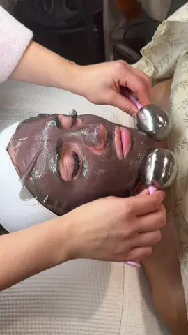 One of my favourite treatments of all time. 👌🏼 #microneedling #asmr #asmrfacial #asmrfacetouching #microneedlingbeforeandafter #acnescars #collagen 