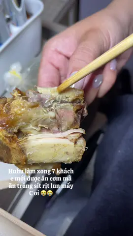 Huhuhuhu mai e nhịn lun cho chắc thấy ghê quá . Làm không mệt thấy mấy bé sít rịt này mới mệt Á 😭 #khoinghiep #nails #goidaumassage 