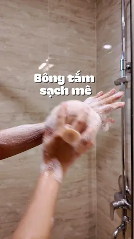 Xài đúng bông tắm đã sẽ sạch sâu hơn nhiều nè. Lỗ chân lông thông thoáng mà cảm giác tắm cũng rất phê nữa nha #bongtam #bongtamtaobot #bongtammatxa #bongtammassagenhatban #bongtamtron #goclamdep #chamsocbanthan #mebimsua #mebau #mecucman #lamdep #chamsocdabody 