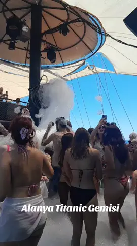 Tekne turu Titanic gemisi #alanya #viraltiktok #keşfetteyizzz #tatilkeyfi #alanya #keşf #incekum #gemituru #mezdeke #yerindedur  #sefo @Sefo #demetakalın @Demet akalin 