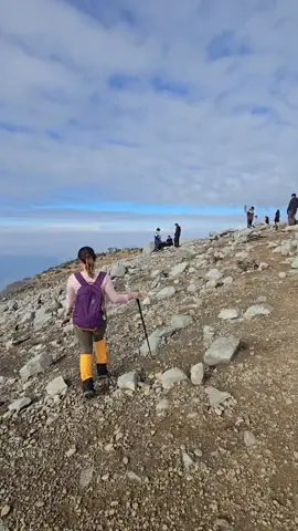 trend strava tapi di Gunung 🥰 #trendstrava #gunungsindoro #summit 