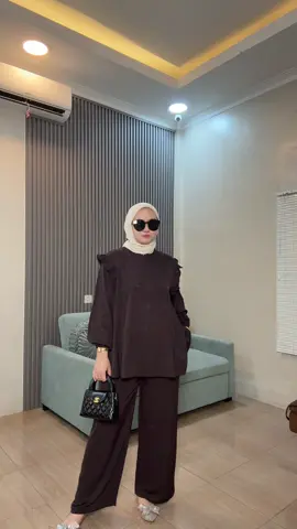 Mahoganyyyu 😍😍 cakep niiih warnanya untuk sehari hari 🥰 yang mau boleh ya 😘😘