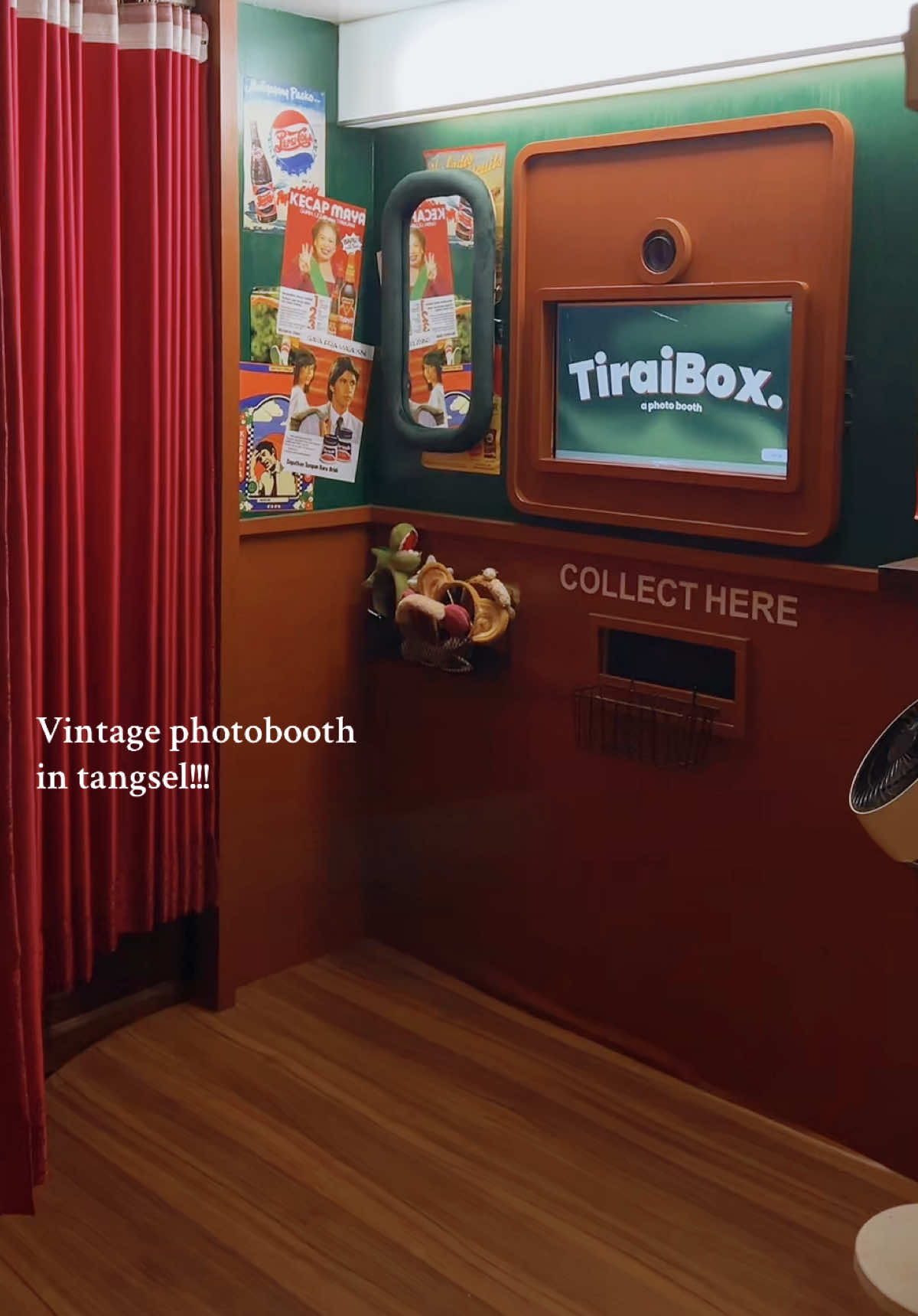 Come visit our vintage themed photobooth at Rumah Makan Jati BSD!!  (kalian ga harus pesen makan kok🤫) #vintage #photobooth #wheretogo #tangsel #vintagephotoshoot 