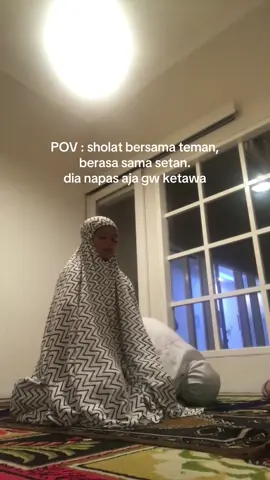 1 menit sholat, 1 jam ngontrol tahan ketawa😏 #fyp #sholat #4u 