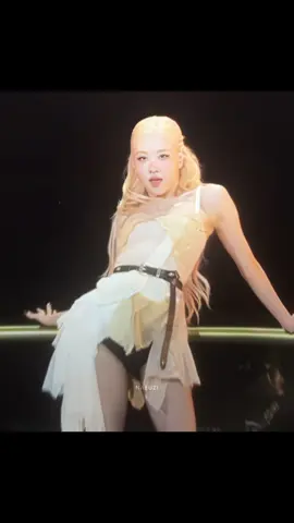 ROSEANNE PARK?!?! #rosé #roséedit #roseblackpink #blackpink #blackpinkedit #kpop #kpopedit #kpopfyp 