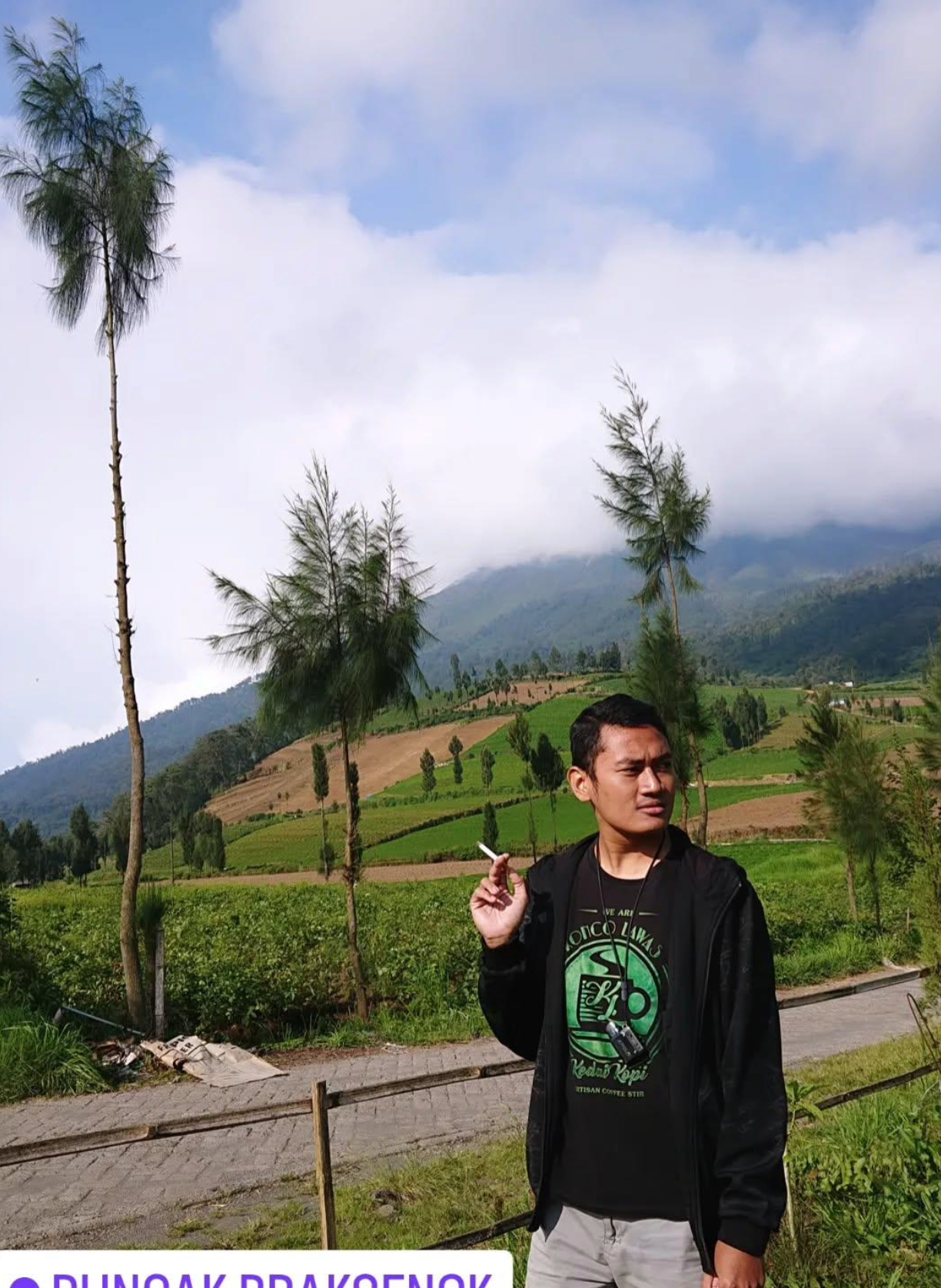 ngikut trend  #zoominearth #viraltiktok #viralvideos #higgsfield #sorotan #fypシ #foryoupage #sorotan #trendingtiktok #semuaorang #rekomendasivideo #zoomoutearth #videoestetic 