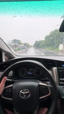 #driving#innova#bataan#city#citydriving#rain#ulan#carsoftiktok#fyp#trending#lto#car#therapy 