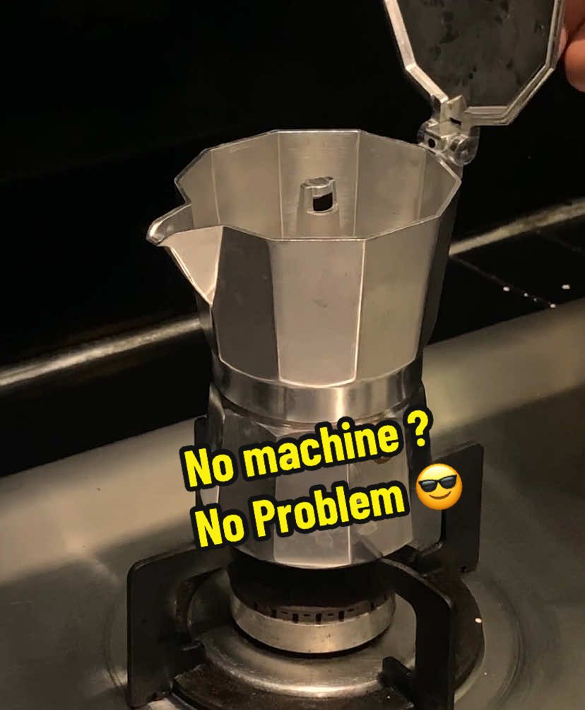 No Machine ? No Problem 🙂‍↔️☕️🤎 #taragawatayokape #fyp #coffeetiktok #mokapot #coffee 