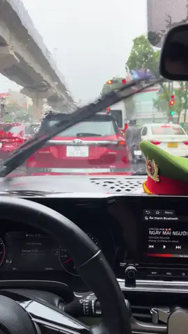Lần đầu nghe bài hát này khi mình tròn 18t mang trong mình sức trẻ và đầy nhiệt huyết – không gì là không thể. Hiện giờ nghe lại đã  ở cái độ tuổi chẳng phải trẻ cũng không phải già. Chỉ thấy thời gian đã trôi qua nhanh như 1 giấc ngủ trưa vậy! Các bạn #hànội #năm2025 #trendsobremi 