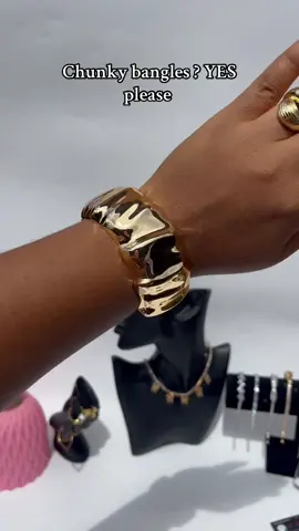 When in doubt, go Chunky !! Gold plated , high quality 🏷️Price: N7500 each  How to shop 🛍️: Kindky send a dm on WhatsApp via the number on my bio  #CapCut #jewelryvendorincalabar #stainlesssteeljewelry #goldplatedjewelry #calabarjewelryvendor #nontarnishjewelry #newarrivals #chunkybangles #chunkybracelet 